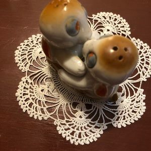 RARE VINTAGE HUGGING